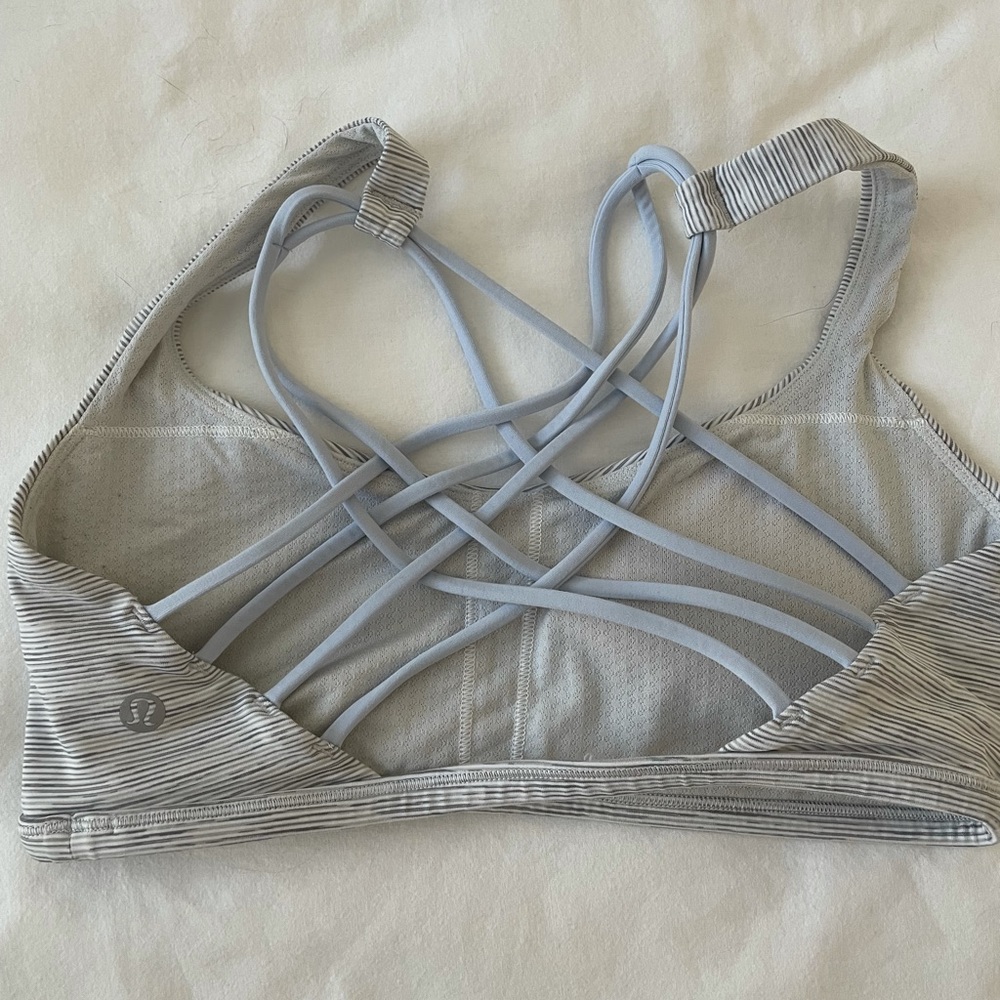 Lululemon sports bra